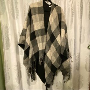 Glamorous Plaid Cape